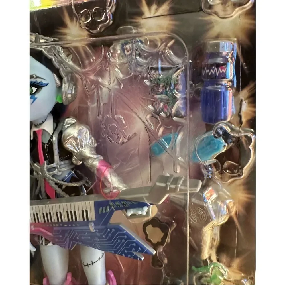 Monster High Doll, Amped Up Frankie Stein Rockstar NIB